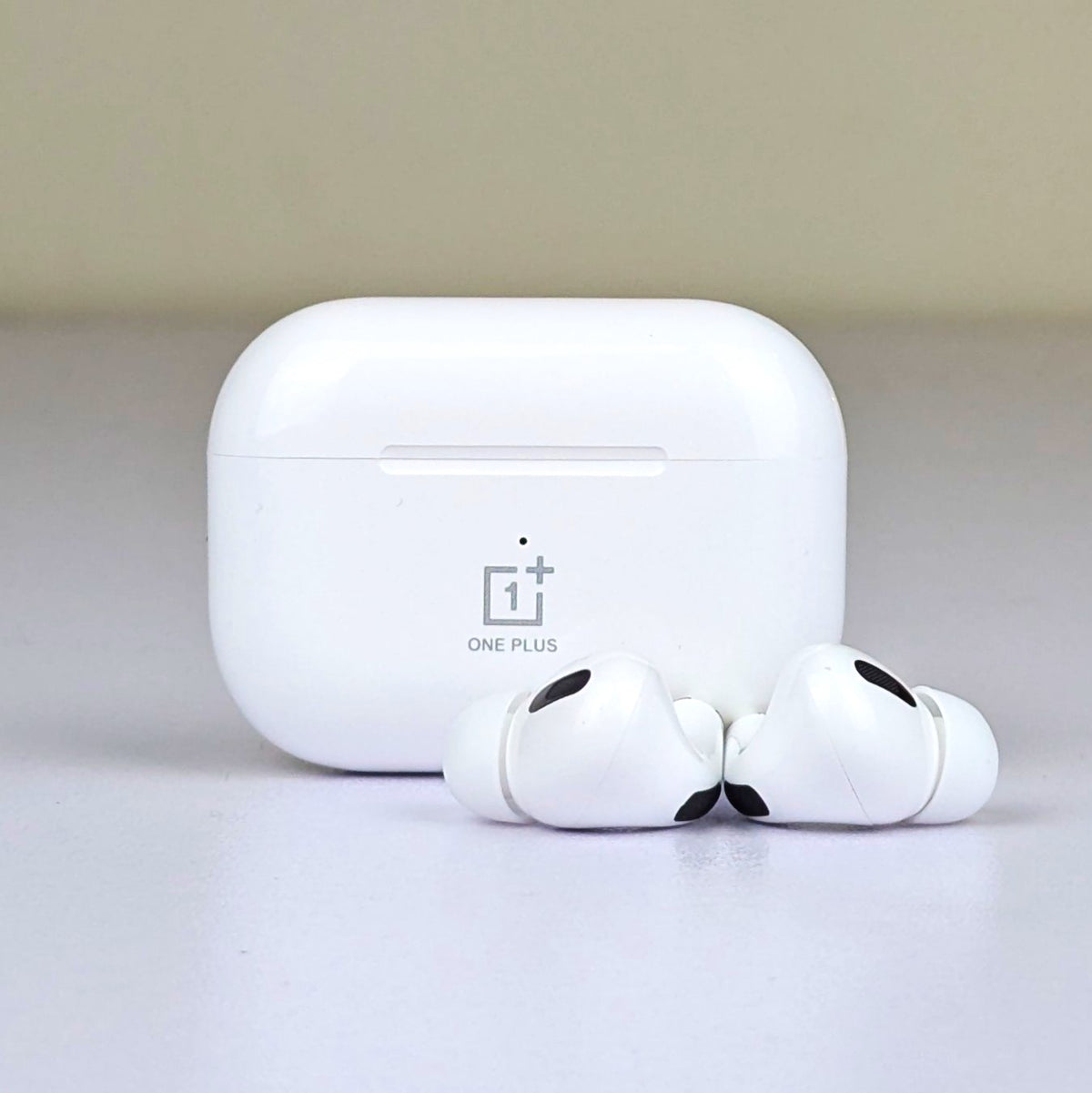 One Plus AirRO3 Wireless Bluetooth Earbuds