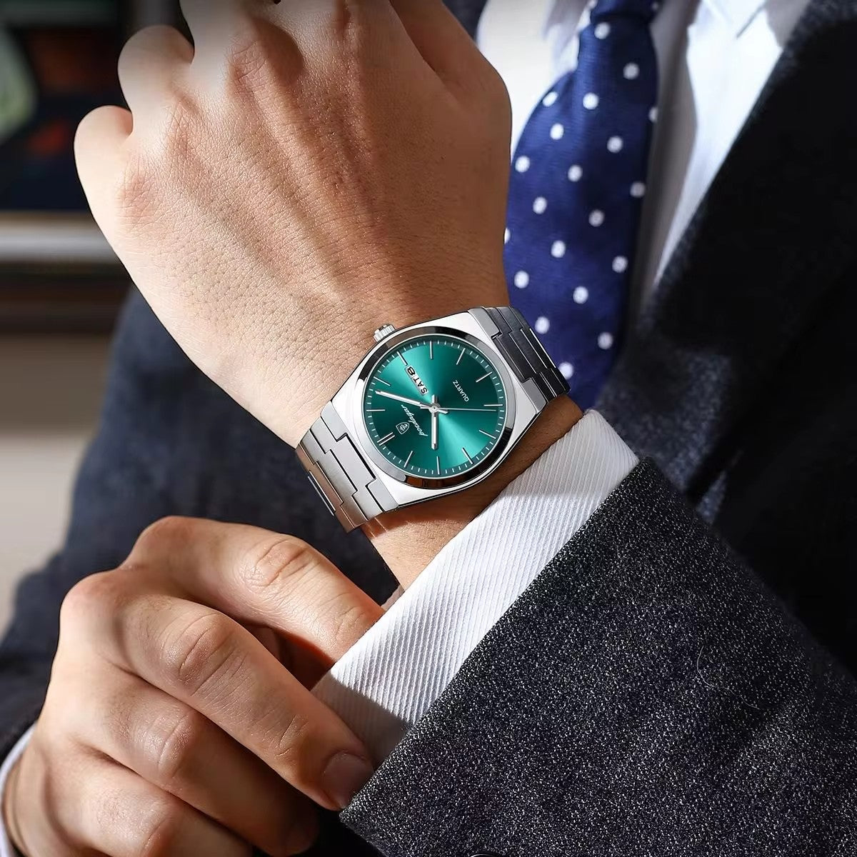 POEDAGAR 930 Men's New Luxury Luminous Date Week Stainless Steel Quartz Watch For Men